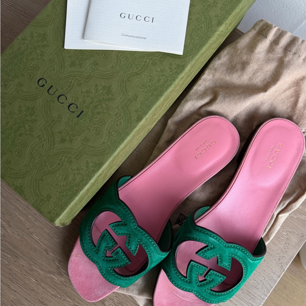 Gucci Women's Pink and Green Logo Sandals